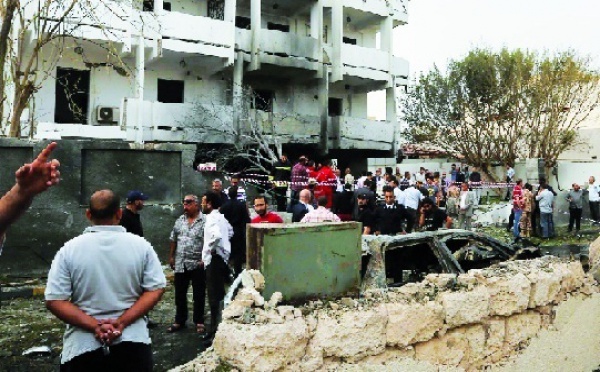 L’ambassade de France à Tripoli visée par un attentat à la voiture piégée