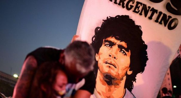 Une commission médicale débat des causes de la mort de Maradona