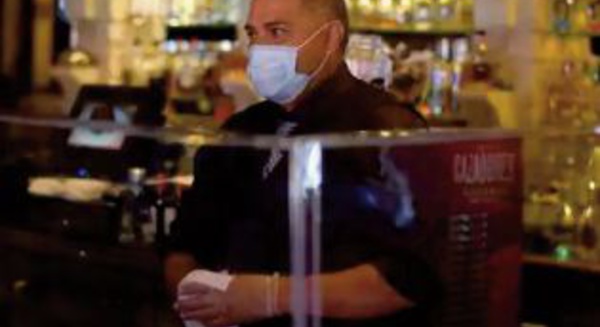 Au Texas, des restaurateurs embarrassés par la levée des restrictions sanitaires