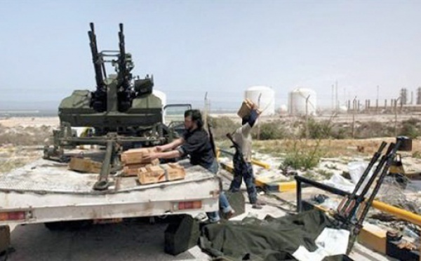Un terminal pétrolier en Libye bloqué par des protestataires