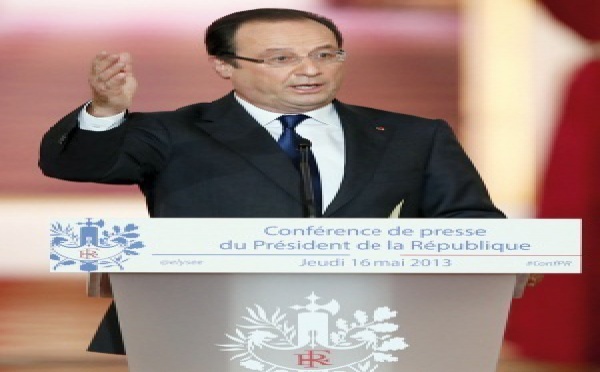 Hollande remet le droit de vote des étrangers au menu