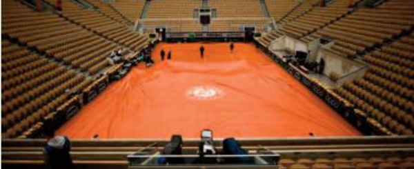 Roland-Garros repoussé d' une semaine en espérant du public