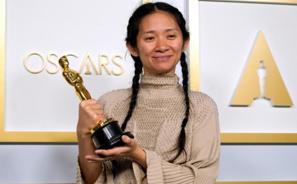 Chloé Zhao, seconde femme sacrée meilleure réalisatrice aux Oscars