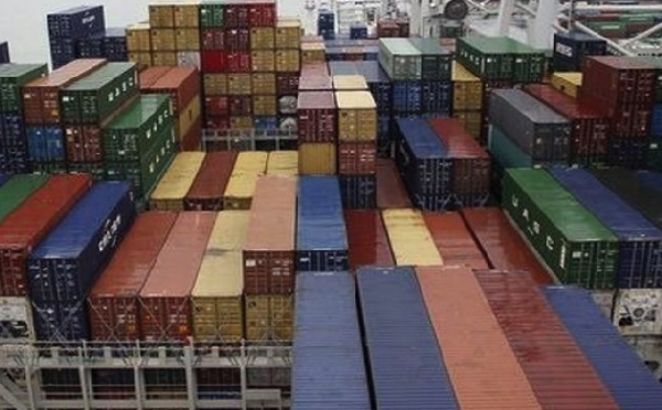 Le recul des importations allège le déficit commercial