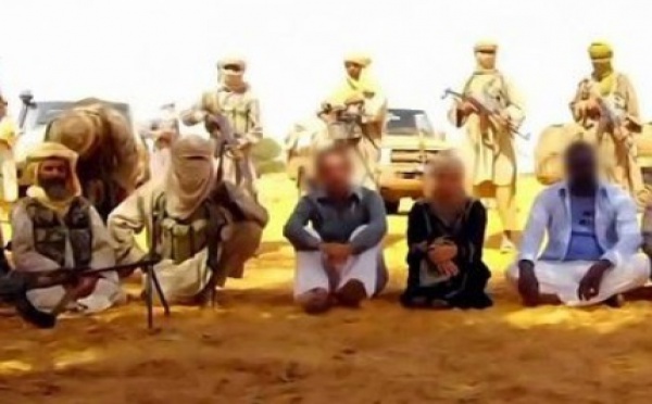 Aqmi affirme que ses huit otages européens sont en vie
