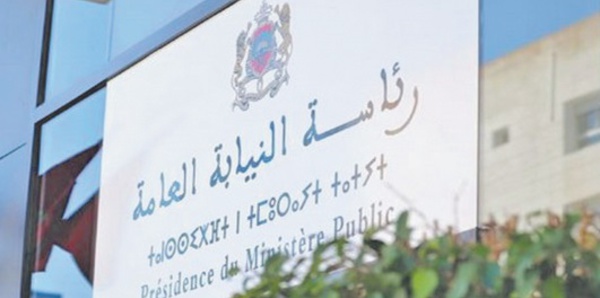 Le parquet serre la vis