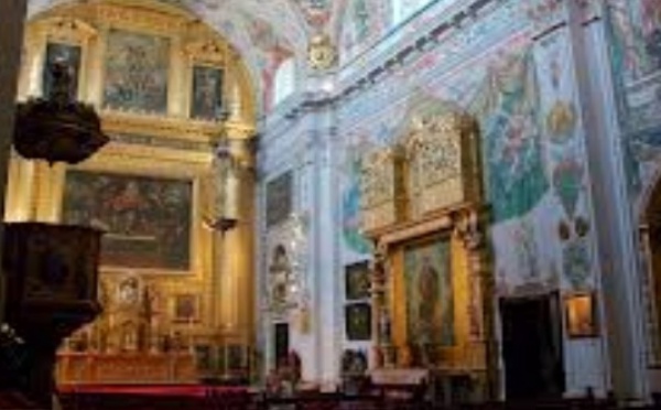 "La Lumière dans l'art et la science du monde islamique"