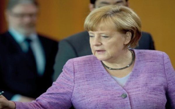 Merkel en campagne reçoit les Européens pour parler chômage