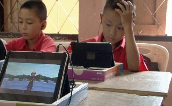 Thaïlande: une tablette par élève, gadget ou progrès ?