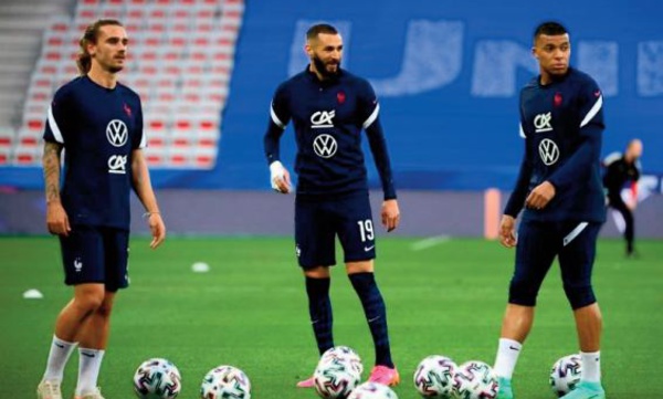 Autour de Benzema, une attaque d'électrons libres