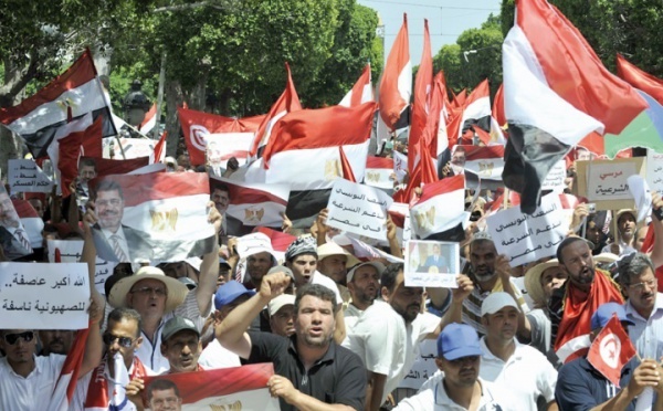 Nouvelles manifestations de partisans et détracteurs de Morsi