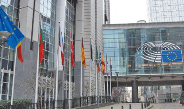 Le PE aurait dû s'abstenir de politiser un différend bilatéral