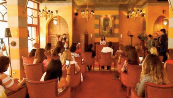 Une vitrine de la haute couture traditionnelle marocaine