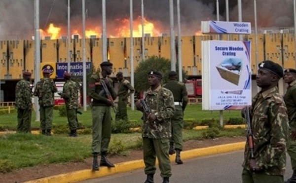 Gigantesque incendie à l’aéroport de Nairobi