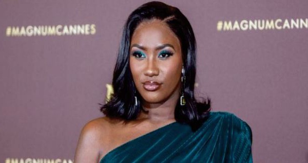 Aya Nakamura fête son milliard de streams sur spotify