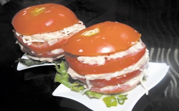 Recette : Millefeuille de tomate, thon, fromage