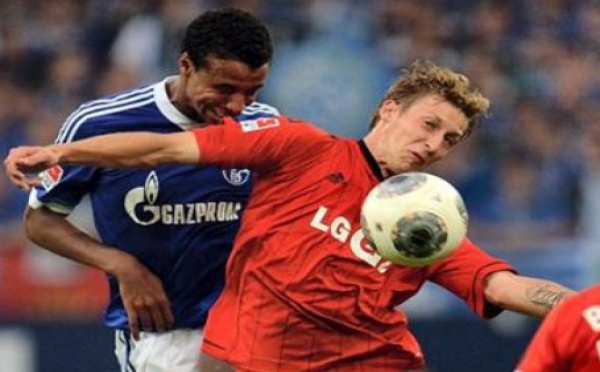 Schalke et Hambourg respirent