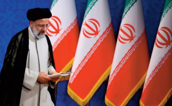 L' ultraconservateur Ebrahim Raïssi intronisé président de l’Iran