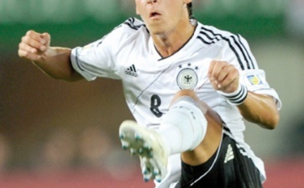 Mesut Özil rejoint Arsenal