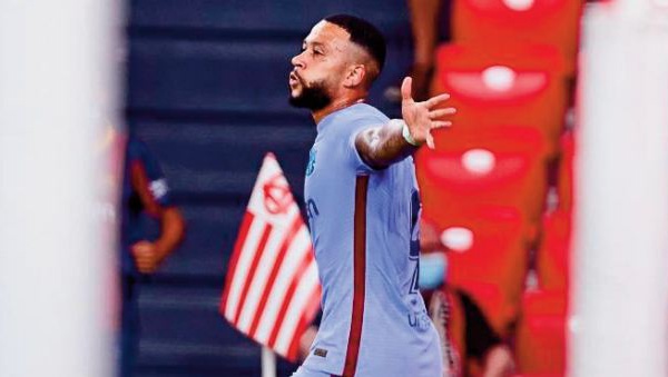Memphis Depay vole déjà à la rescousse du Barça