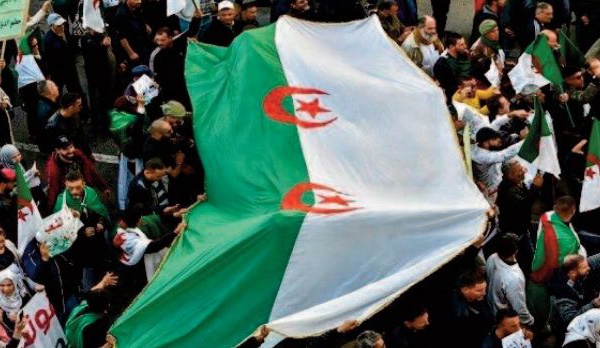 Un parti d'opposition dénonce une “situation chaotique” en Algérie
