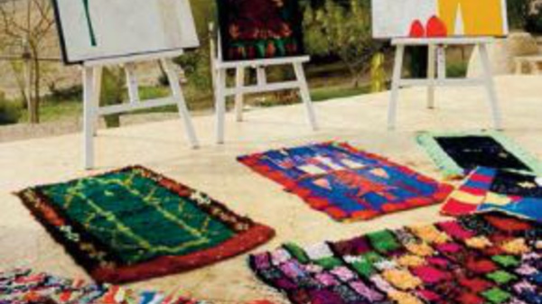 A Marrakech, une exposition met à l’honneur les brodeuses de tapisseries Zindekh