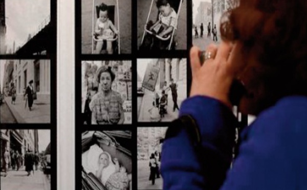 De l'ombre à la lumière, la photographe Vivian Maier célébrée à Paris