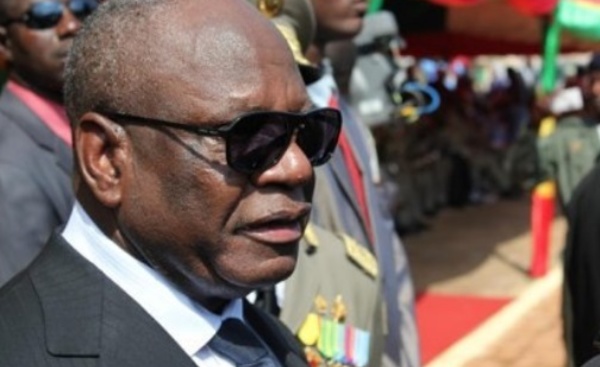 Les rébellions touareg et arabe suspendent les négociations avec Bamako