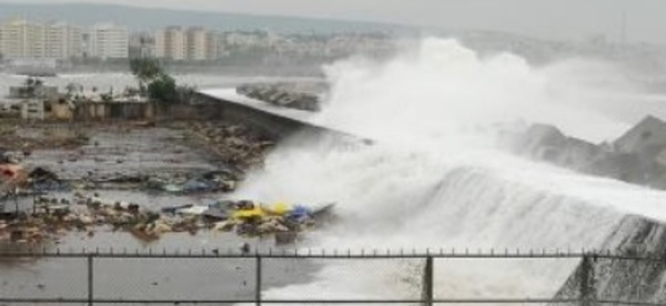 Le cyclone Phailin frappe l'Est de l'Inde