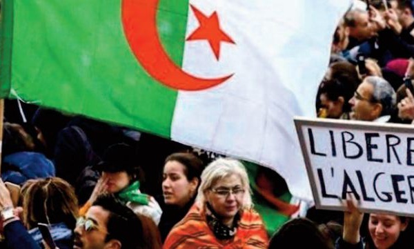 En Algérie, la stratégie d'étouffement du Hirak se durcit
