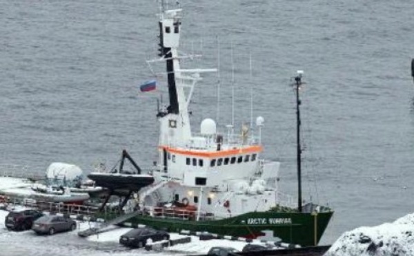 La Russie réduit ses charges contre un navire de Greenpeace