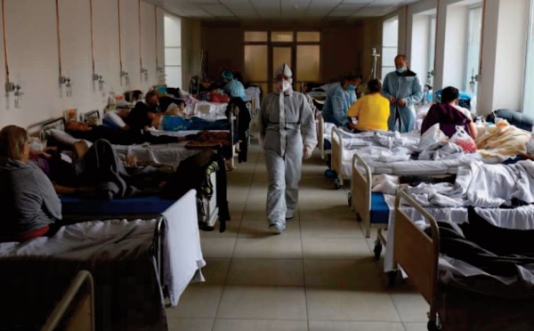 A Kiev, une nouvelle vague du Covid fait doubler les crémations
