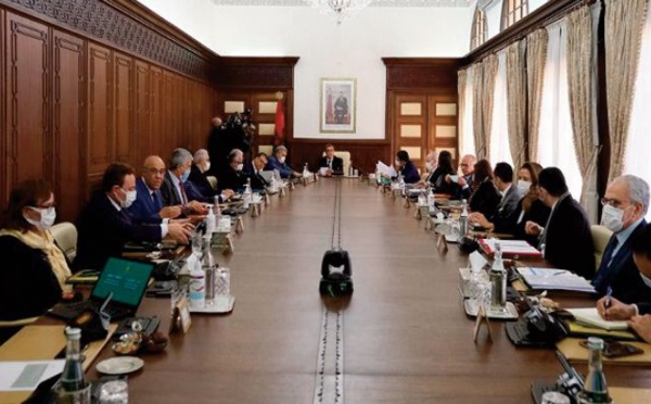 Le satisfecit empressé d’ un gouvernement bafouillant