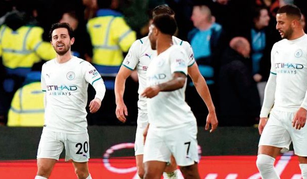 Premier League: Chelsea renversé, City leader