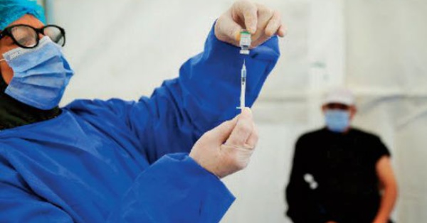 Khalid Aït Taleb : La 3ème dose du vaccin renforce considérablement l'immunité acquise