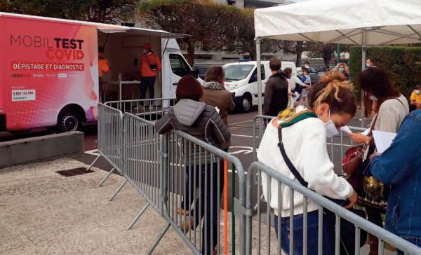 La France sous la menace de la déferlante Omicron