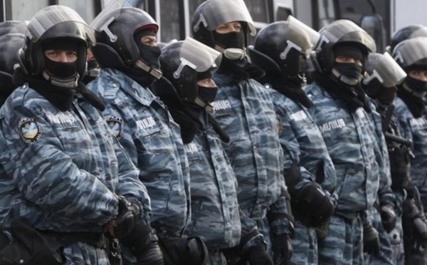 La police ukrainienne quitte les sites de contestation