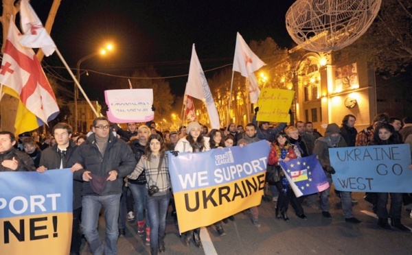Les manifestants tiennent bon à Kiev