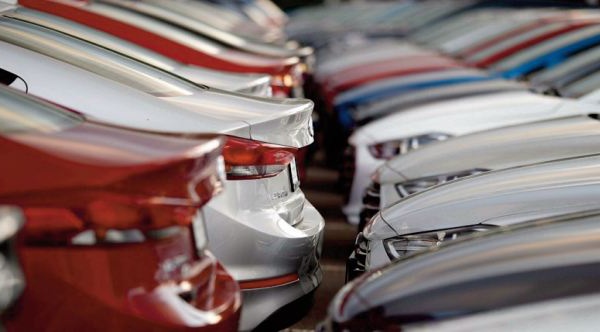 Carton plein pour les marques de voitures de luxe