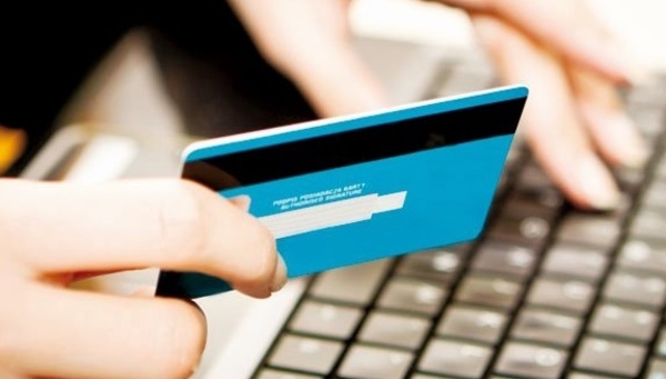 Le paiement en ligne creuse l’écart