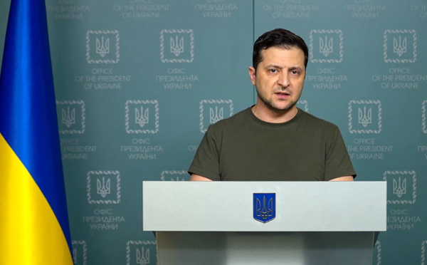 Volodymyr Zelensky: Face à l'invasion russe, le président ukrainien se mue en chef de la résistance