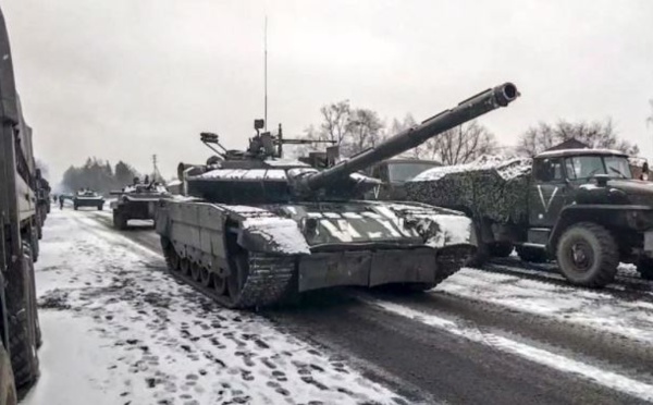 Les chars russes aux portes de Kiev