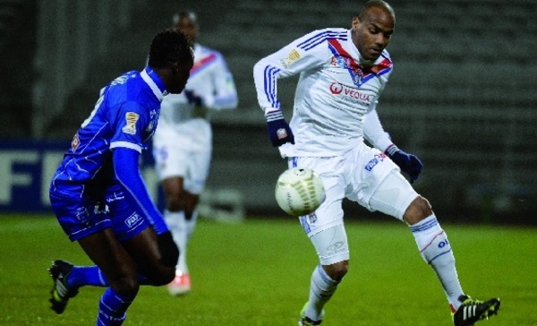 Lyon sans briller rejoint le PSG en finale