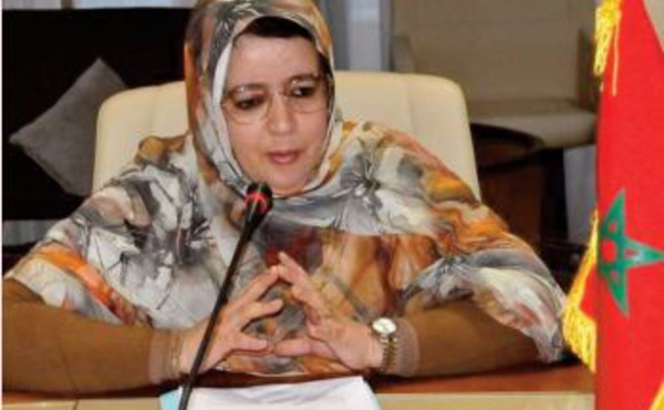 Aouicha Zelfi souligne le rôle du Parlement dans le débat sur le droit international humanitaire