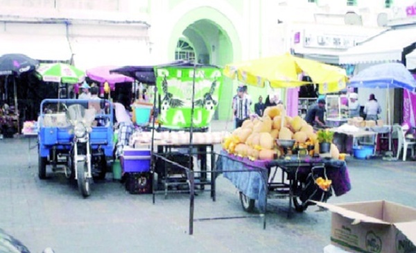 Les marchands ambulants s’approprient le domaine public à Mohammedia