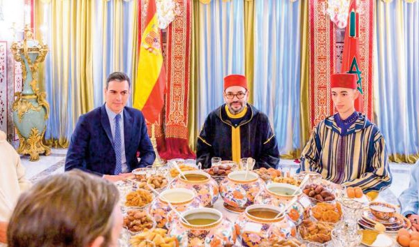 S.M le Roi offre un iftar en l'honneur de M. Pedro Sanchez