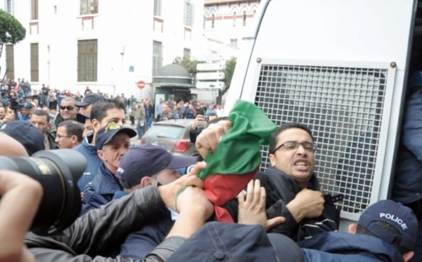 Manifestations à Alger et à Paris contre un 4ème  mandat de Bouteflika