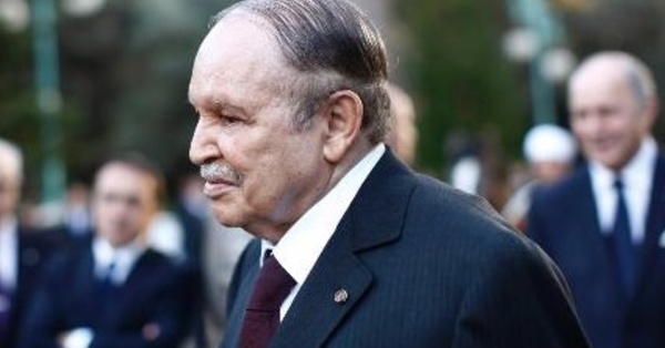 Bouteflika dépose sa candidature à un 4ème mandat