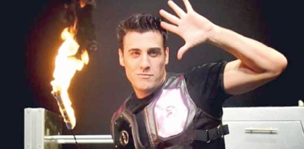 L’illusion transformée en réalité  grâce au talent d’Olmac le magicien