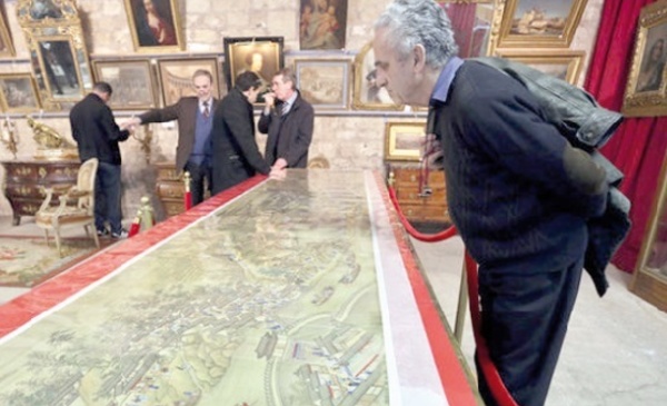 Des peintures sur soie chinoises vendues à 1,89 million d'euros